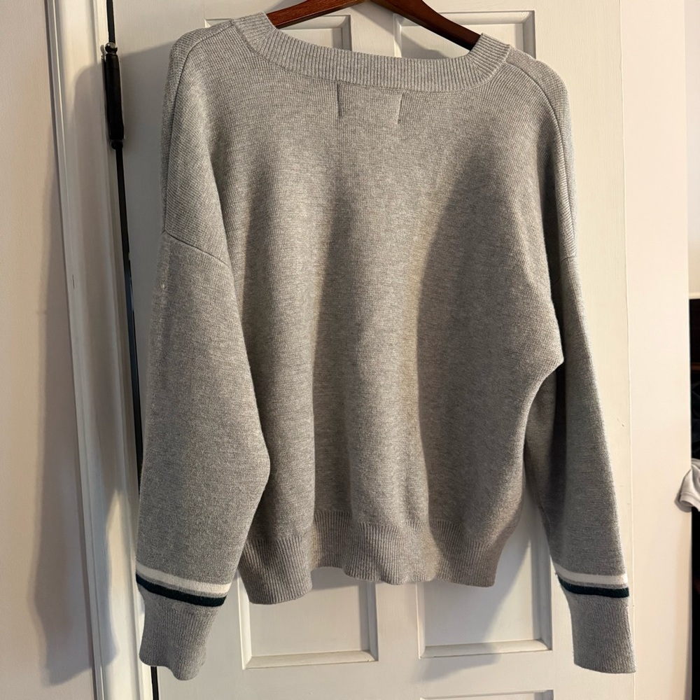 Abercrombie & Fitch Gray V-Neck Sweater with Eagles Design - Picture 2 of 7